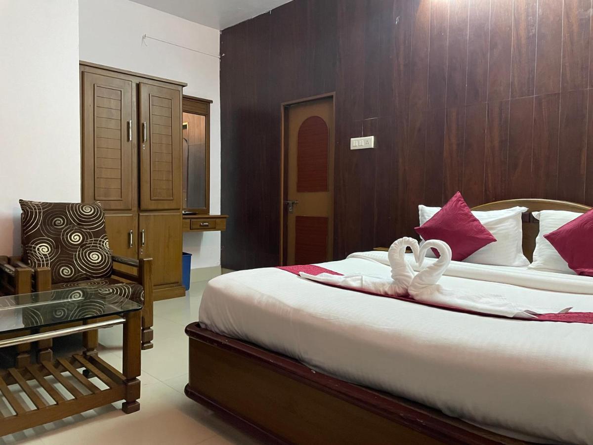 Hotel Caveri Madikeri Luaran gambar
