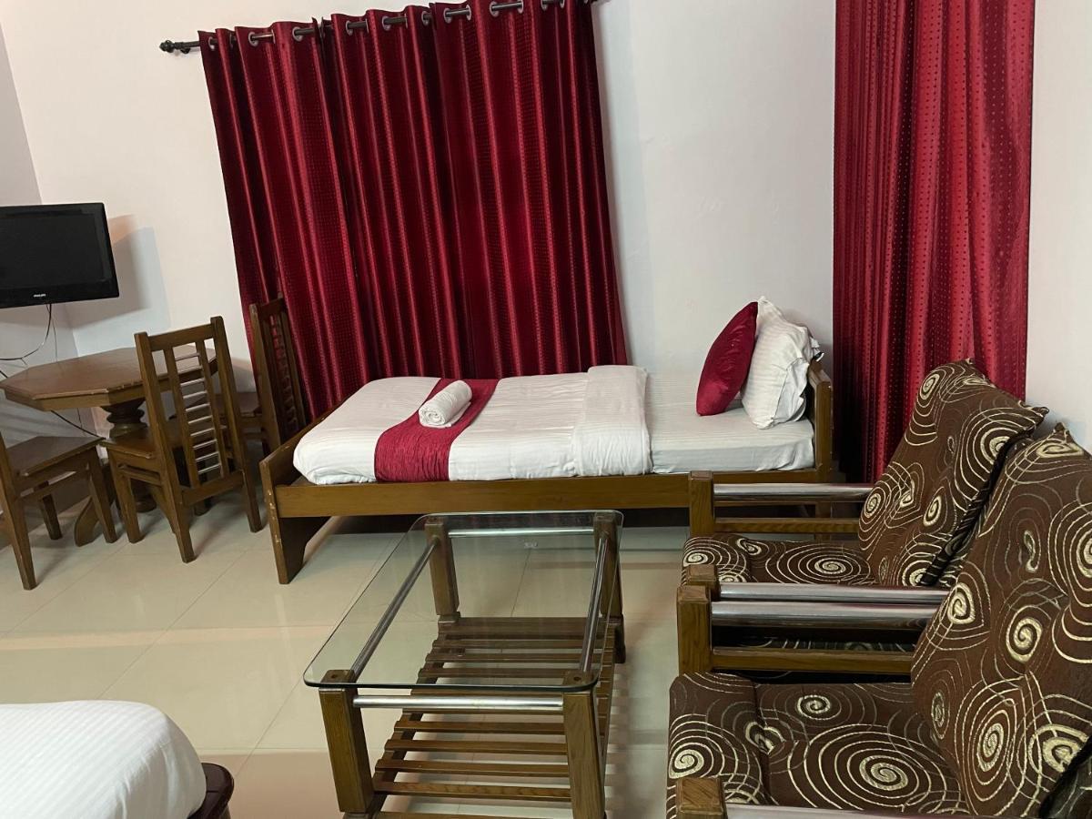 Hotel Caveri Madikeri Luaran gambar