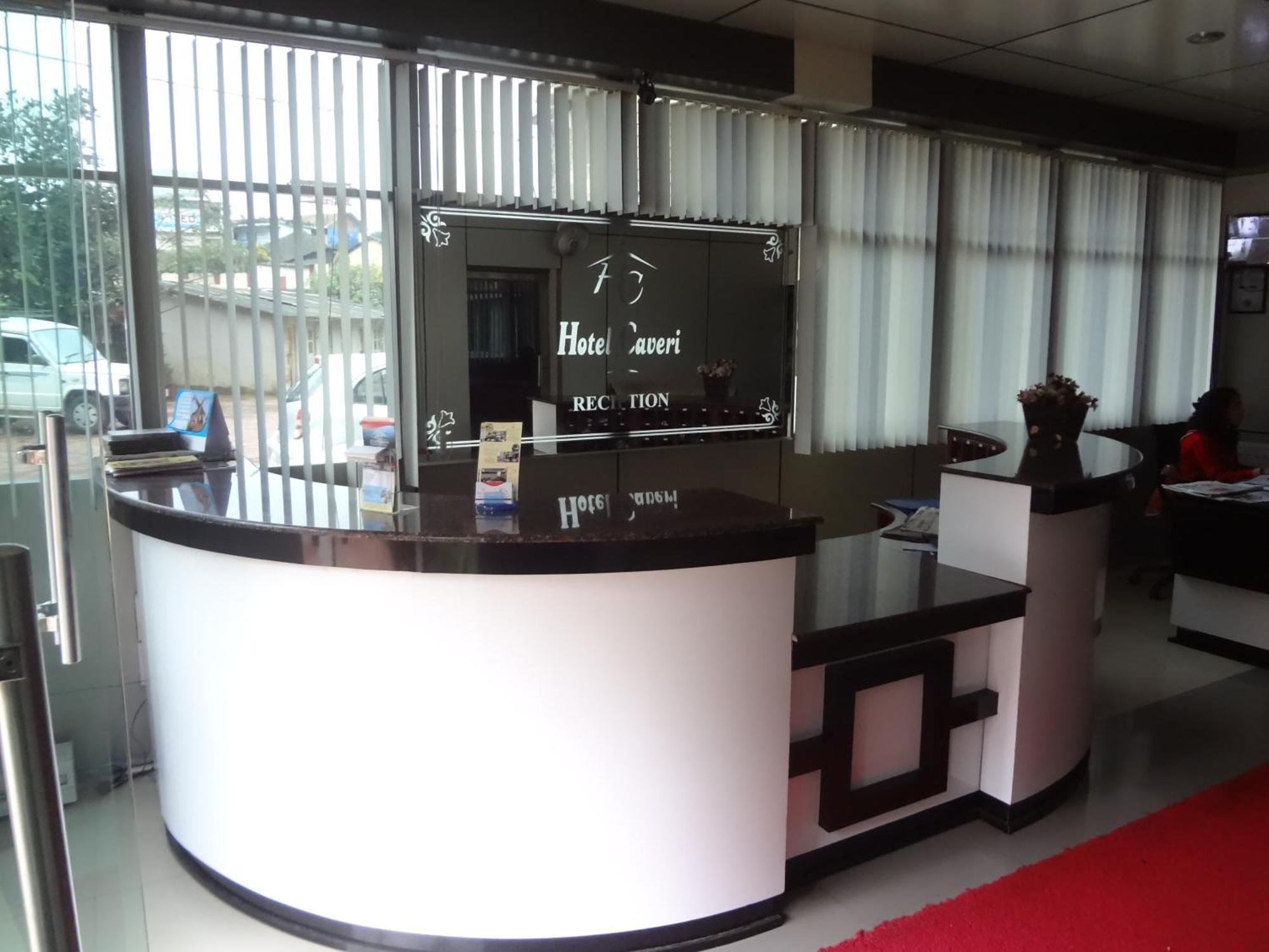 Hotel Caveri Madikeri Luaran gambar