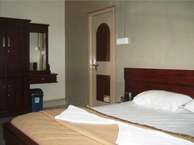 Hotel Caveri Madikeri Luaran gambar