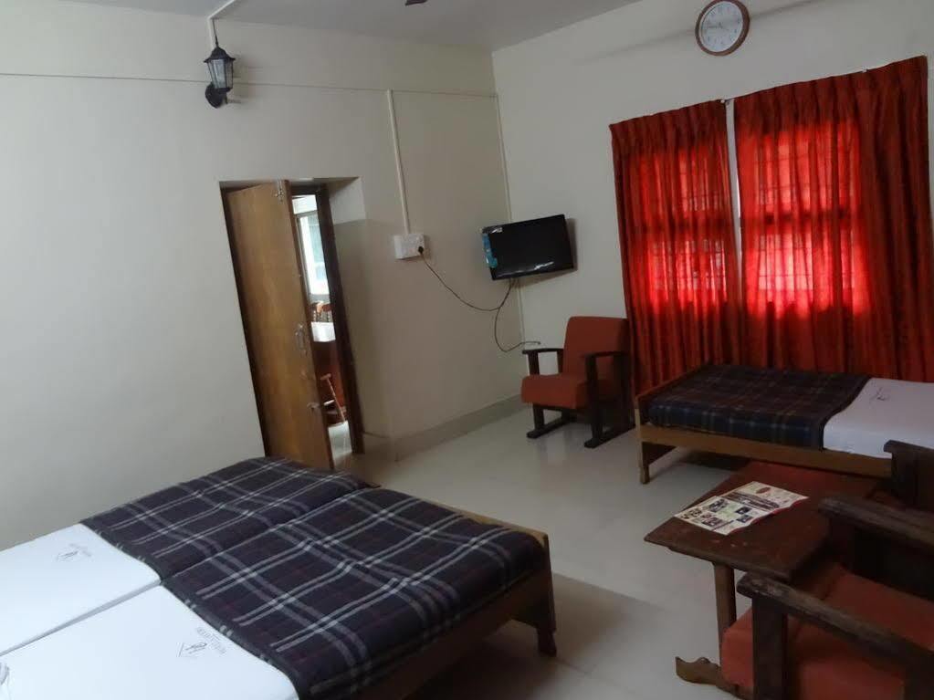Hotel Caveri Madikeri Luaran gambar