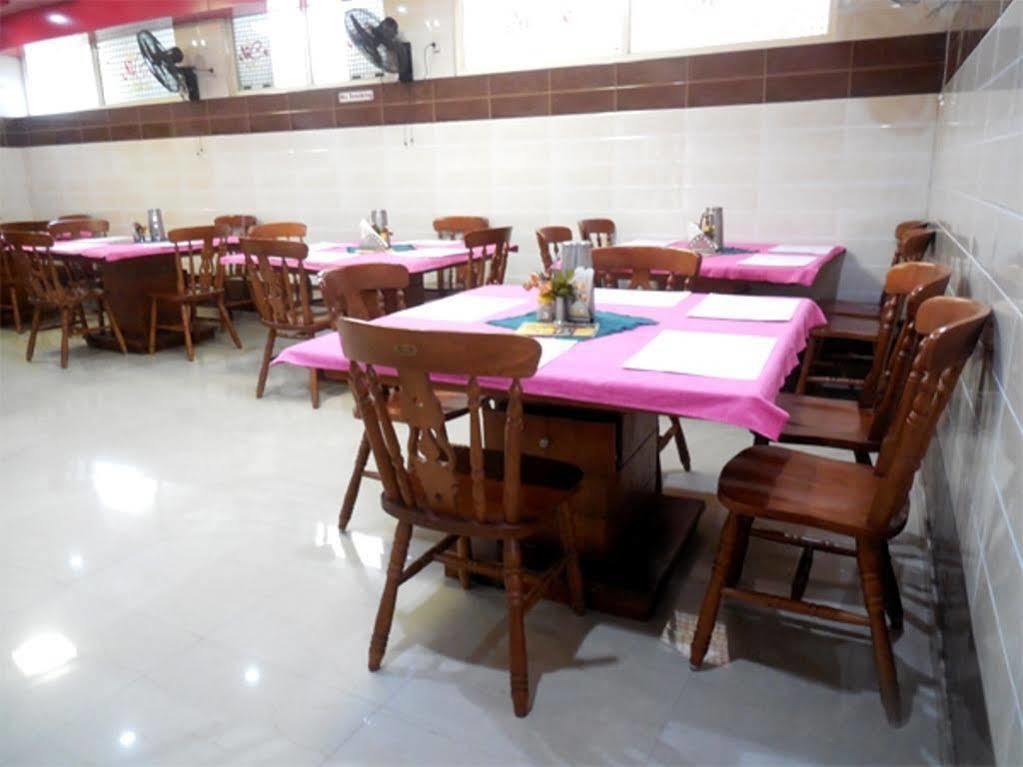 Hotel Caveri Madikeri Luaran gambar